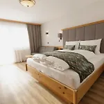 Loj - Our Kind Of Place 4*