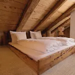 Loj - Our Kind Of Place Hotel 4*