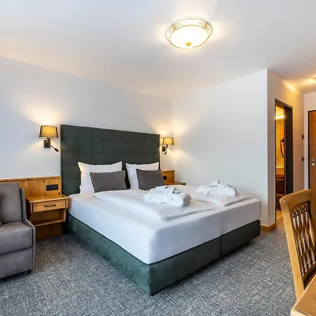 Hotel Bergzeit By Seven Flachau