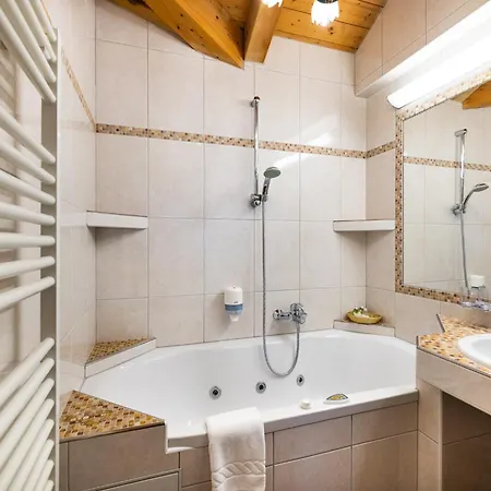 Hotel Bergzeit By Seven 4*