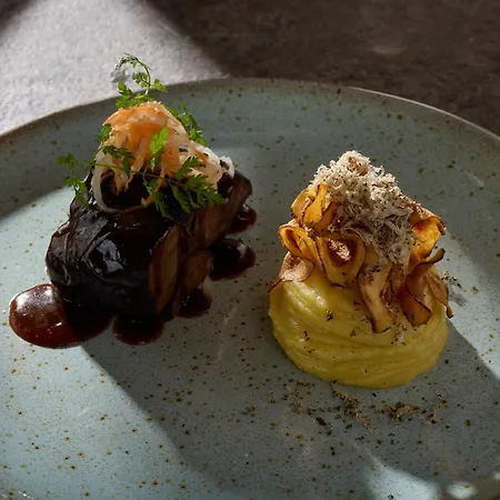 فندق Loj - Our Kind Of Place 4*