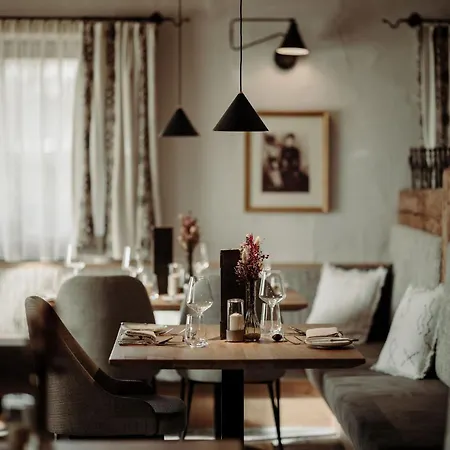 Loj - Our Kind Of Place 호텔 플라차우