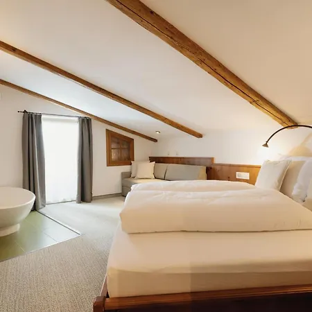 Loj - Our Kind Of Place Hotell