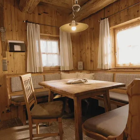 Loj - Our Kind Of Place Hotel