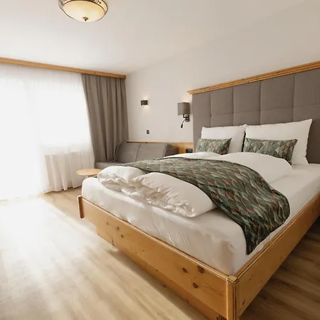 Loj - Our Kind Of Place 4*