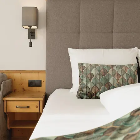 Hotel Loj - Our Kind Of Place 4*