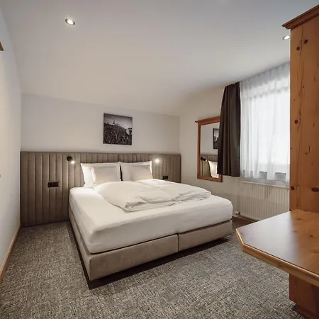 Loj - Our Kind Of Place 4*