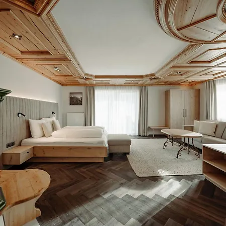 Loj - Our Kind Of Place Hotel