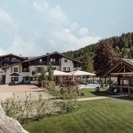 Hotel Loj - Our Kind Of Place Flachau
