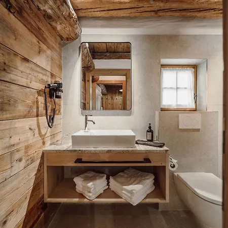 Loj - Our Kind Of Place 4* フラッハウ